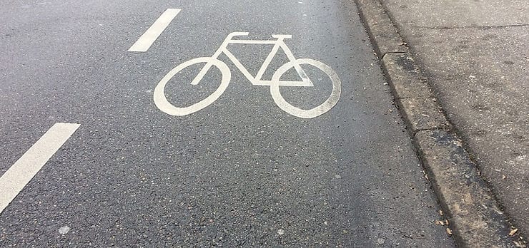 Schutzstreifen auf Landstraßen: gefährlicher Irrsinn