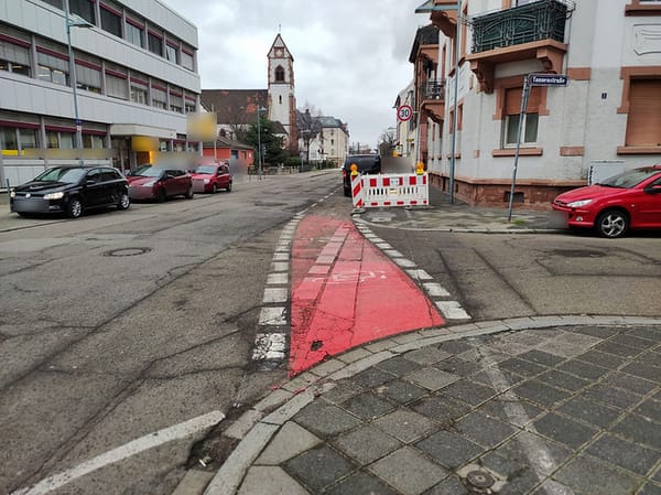 Stadt kündigt Verbesserung für Fuß, Rad und ÖPNV an - was davon übrig bleibt ist Platz für Autos